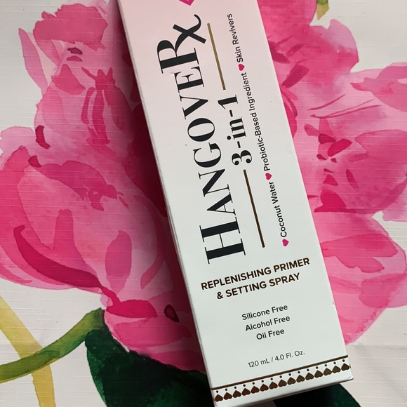 Too Faced primer & setting spray - Picture 5 of 10